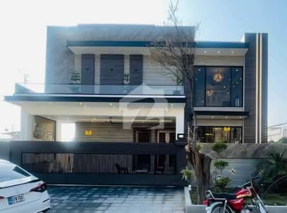 ٹاپ سٹی 1 اسلام آباد میں 5 کمروں کا 10 مرلہ مکان 4.65 کروڑ میں برائے فروخت۔