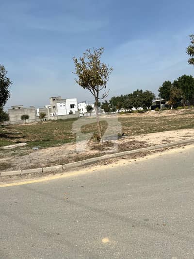 نیو لاهور سٹی لاہور میں 1 کنال رہائشی پلاٹ 1.55 کروڑ میں برائے فروخت۔ نیو لاهور سٹی لاہور میں 1 کنال رہائشی پلاٹ 1.55 کروڑ میں برائے فروخت۔