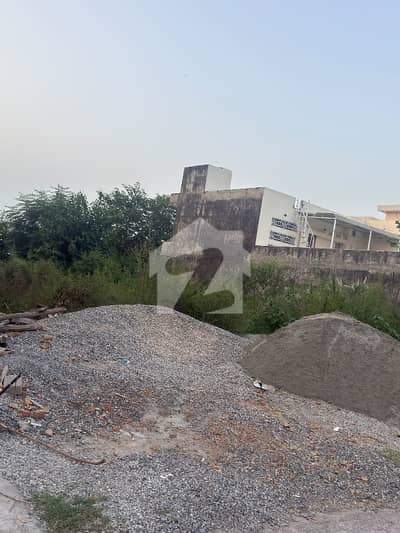 Secod to corner sun facing 35x70 plot for sale