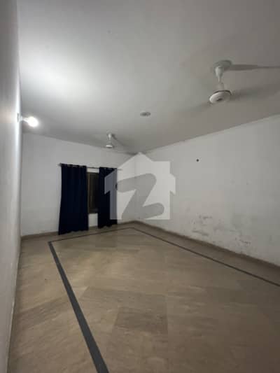 25 Marla 2 Floor Building Available For Rent