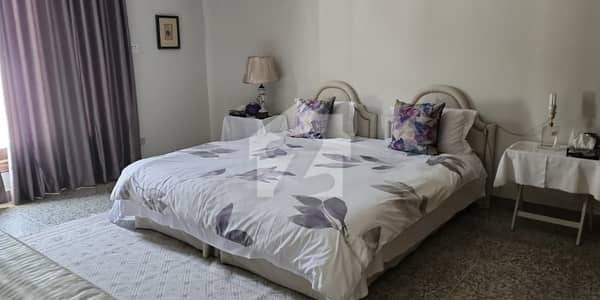 F-10 Luxury Fully Furnished Sharing Kitchen Room Available For Rent Only Single Female Beautiful Location F-10 Luxury Fully Furnished Sharing Kitchen Room Available For Rent Only Single Female Beautiful Location