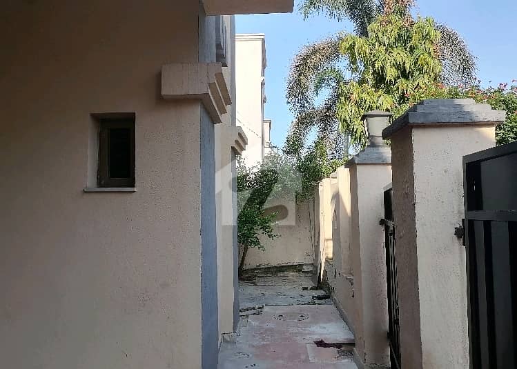 عسکری 11 عسکری,لاہور میں 3 کمروں کا 10 مرلہ مکان 5.5 کروڑ میں برائے فروخت۔ عسکری 11 عسکری,لاہور میں 3 کمروں کا 10 مرلہ مکان 5.5 کروڑ میں برائے فروخت۔