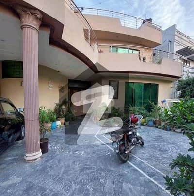 (22 Marla) Like A New House In Nashman Iqbal Phase 1 For Sale