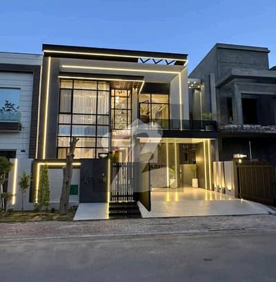 10 Marla Bran New House For Sale In Nishter Block, Bahria Town, Lahore