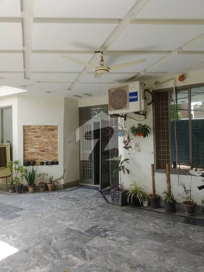 Get This Amazing Prime Location 10 Marla House Available In Model Town - Block B Get This Amazing Prime Location 10 Marla House Available In Model Town - Block B
