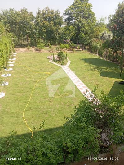 HOUSE FOR SALE SECTOR F 11 SIZE ONE KANAL  TRIPLE STORE WITH TWO KANAL EXTRA LAND WELL MAINTAINED GOOD LOCATION