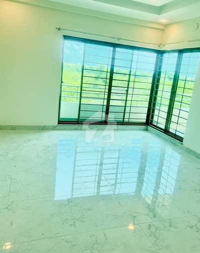 Brand New Beautiful 4 Bed Apartment For Urgent Rent In Askari 10 Sec-G!