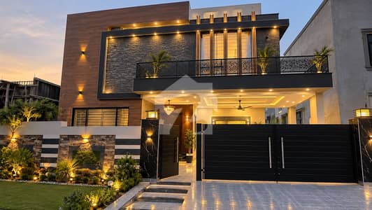 لیک سٹی میڈوز لاہور میں 5 کمروں کا 1 کنال مکان 6.7 کروڑ میں برائے فروخت۔