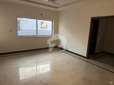 House In F-10/4 Sized 511 Square Yards Is Available House In F-10/4 Sized 511 Square Yards Is Available