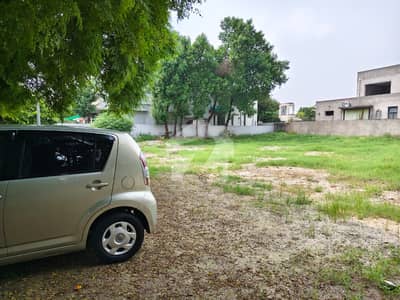 DHA PHASE 8 EX PARK VIEW HOT LOCATION PLOT DHA PHASE 8 EX PARK VIEW HOT LOCATION PLOT