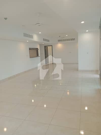 EMAAR OCEANFRONT 1 BED SEA FACING AVALIABLE FOR RENT