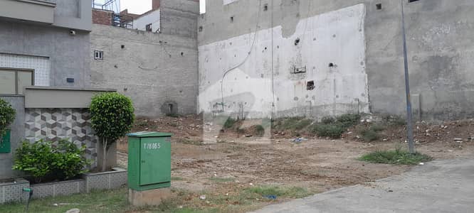 5 Marla Builder Location Plot Available for Sale