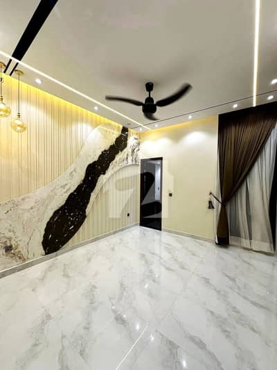 10 Marla luxury upper Portion for rent hot location bahria 10 Marla luxury upper Portion for rent hot location bahria