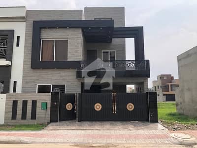 بحریہ آرچرڈ فیز 1 ۔ سدرن بحریہ آرچرڈ فیز 1,بحریہ آرچرڈ,لاہور میں 5 کمروں کا 8 مرلہ مکان 2.6 کروڑ میں برائے فروخت۔ بحریہ آرچرڈ فیز 1 ۔ سدرن بحریہ آرچرڈ فیز 1,بحریہ آرچرڈ,لاہور میں 5 کمروں کا 8 مرلہ مکان 2.6 کروڑ میں برائے فروخت۔