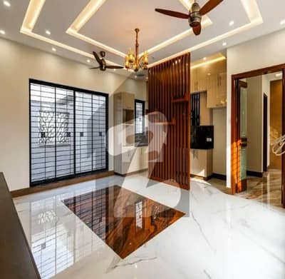 With Separate Entrance 1 Kanal Luxury Upper Portion on Prime Location of DHA Phase 3 Lahore For Rent