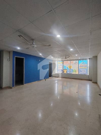 پی ڈبلیو ڈی روڈ اسلام آباد میں 4 مرلہ Studio دفتر 35.0 ہزار میں کرایہ پر دستیاب ہے۔