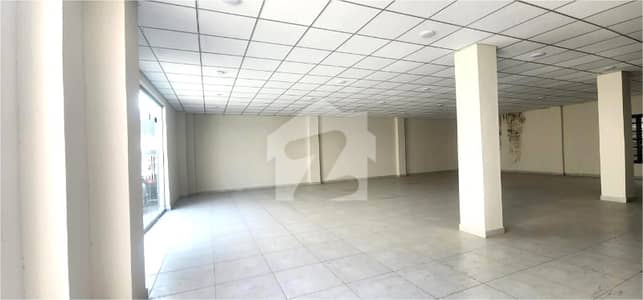 I-9 5000 Sqft IT Office Main Road Near Metro Available for Rent