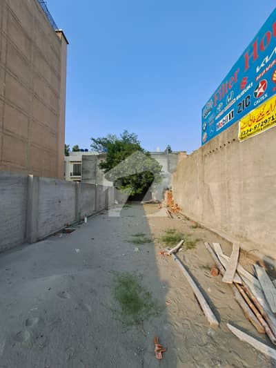 جوہر ٹاؤن فیز 2 جوہر ٹاؤن,لاہور میں 10 مرلہ کمرشل پلاٹ 4.0 لاکھ میں کرایہ پر دستیاب ہے۔