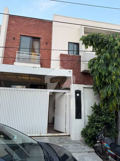 10.50 Marla Tile Floor House In K3 Block With Five Bedrooms And A Servant Room