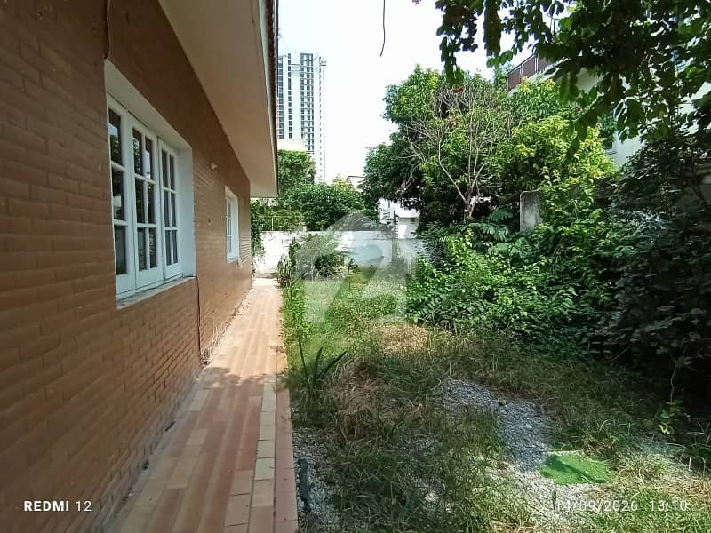 F10 5 Bedroom Huge Extra Land Margalla Face F10 5 Bedroom Huge Extra Land Margalla Face
