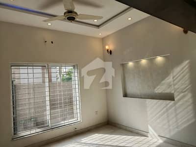 5 Mrla House Available For Rent 5 Mrla House Available For Rent
