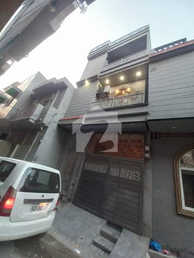 کینال بینک ہاؤسنگ سکیم لاہور میں 4 کمروں کا 3 مرلہ مکان 1.75 کروڑ میں برائے فروخت۔ کینال بینک ہاؤسنگ سکیم لاہور میں 4 کمروں کا 3 مرلہ مکان 1.75 کروڑ میں برائے فروخت۔
