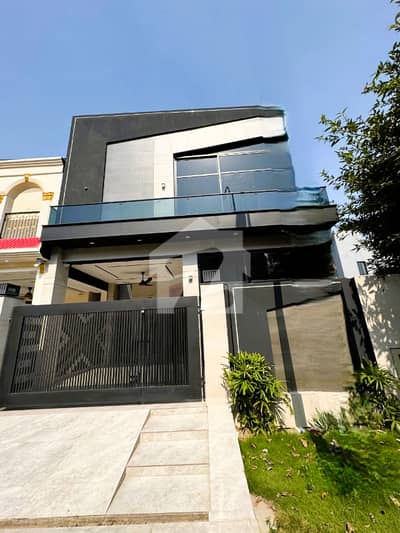 5 Marla Lavish Bungalow on Prime Location of DHA Phase 5 Lahore For Rent 5 Marla Lavish Bungalow on Prime Location of DHA Phase 5 Lahore For Rent