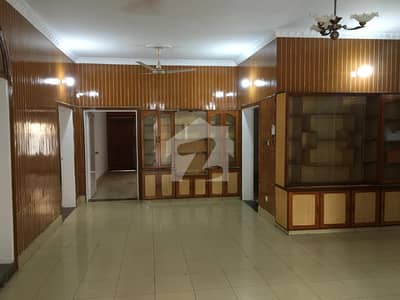 I-8 1 KANAL GROUND PORTION TILE FLOORING 3 BED SEPARATE GATE AVAILABLE FOR OFFICE AND FAMILY