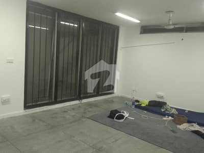 Basement Open Hall With Washroom Kitchen Separate Entrance And Separate Gate Car Parking. Basement Open Hall With Washroom Kitchen Separate Entrance And Separate Gate Car Parking.