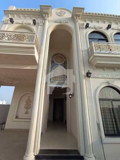 10 Marla Beautiful House in C-5 Dha Gujranwala.
