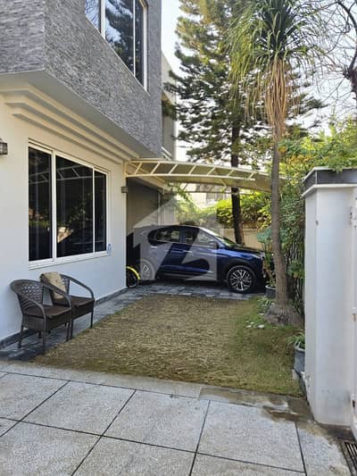 1 Kanal House For Sale Available In F-11/ 1