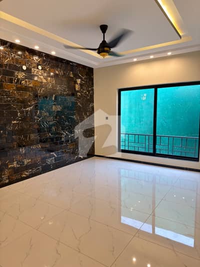 1 kanal brend new house available for sale 1 kanal brend new house available for sale