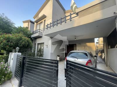 10 Marla House Available For Rent
