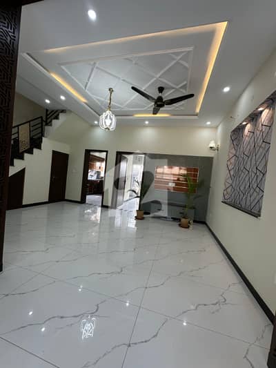 12 marla 3 bed room portion near CITY SCHOOL johar town for rent.