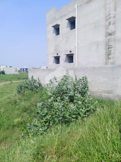بحریہ ٹاؤن سیکٹر ای بحریہ ٹاؤن,لاہور میں 10 مرلہ رہائشی پلاٹ 99.0 لاکھ میں برائے فروخت۔