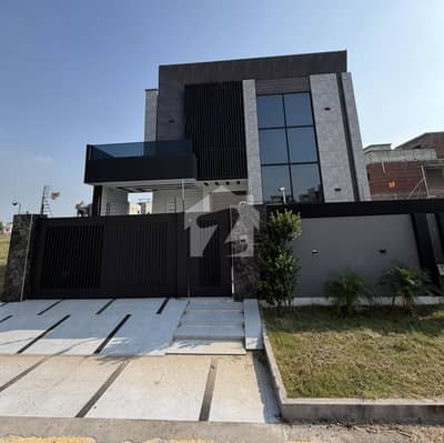 10 Marla Brand New Modern House For Rent