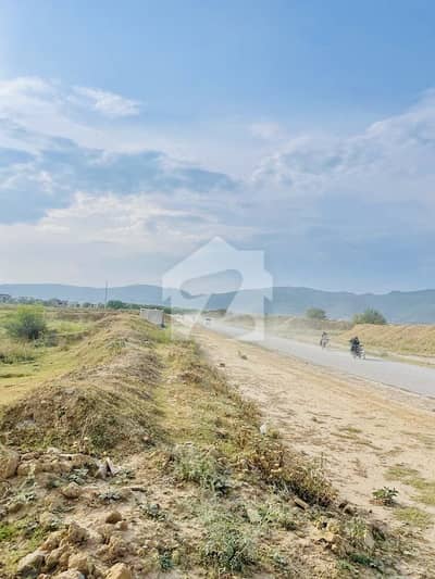 E-12/4 CORNER PLOT SIZE 40x80 NEAR TO PARK E-12/4 CORNER PLOT SIZE 40x80 NEAR TO PARK