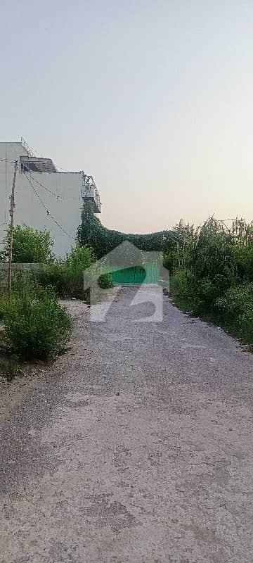 7 marla plat available in bani gala near imran khan house