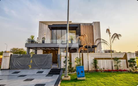 ELEGANT 1 KANAL 5 BEDROOM RESIDENTIAL HOUSE FOR SALE IN DHA PHASE 7 WITH SPACIOUS LIVING AREAS AND PRIME LOCATION ADVANTAGE