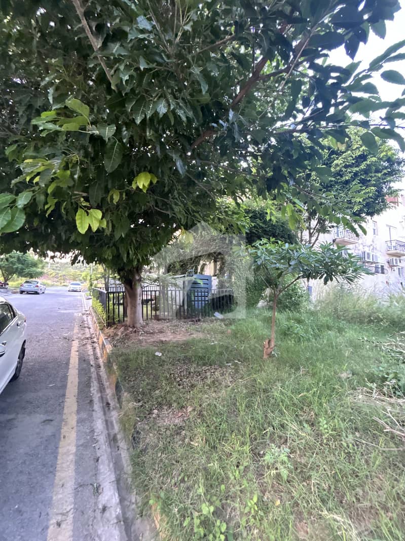 ای ۔ 11 اسلام آباد میں 1 کنال رہائشی پلاٹ 12.6 کروڑ میں برائے فروخت۔ ای ۔ 11 اسلام آباد میں 1 کنال رہائشی پلاٹ 12.6 کروڑ میں برائے فروخت۔