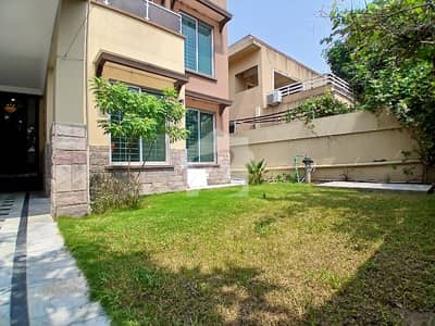 بحریہ ٹاؤن فیز 3 بحریہ ٹاؤن راولپنڈی,راولپنڈی میں 6 کمروں کا 1 کنال مکان 3.2 لاکھ میں کرایہ پر دستیاب ہے۔ بحریہ ٹاؤن فیز 3 بحریہ ٹاؤن راولپنڈی,راولپنڈی میں 6 کمروں کا 1 کنال مکان 3.2 لاکھ میں کرایہ پر دستیاب ہے۔