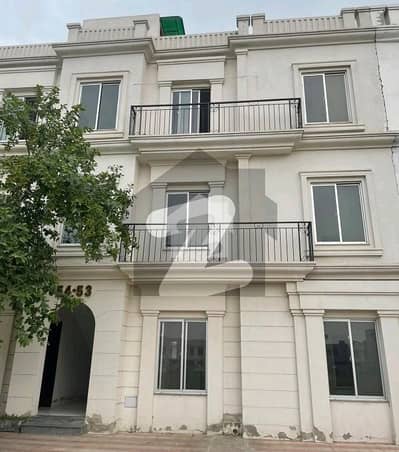 Find Your Ideal Near To Park Flat In Lahore Under Rs. 35000