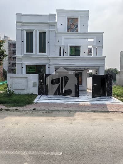 بحریہ آرچرڈ فیز 2 بحریہ آرچرڈ,لاہور میں 5 کمروں کا 8 مرلہ مکان 2.99 کروڑ میں برائے فروخت۔