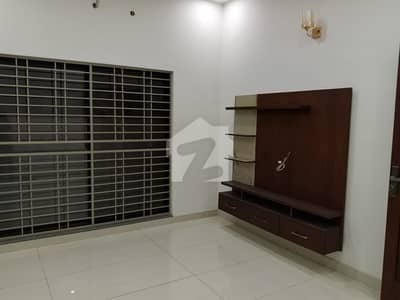 10 Marla Lower Portion Available For Rent