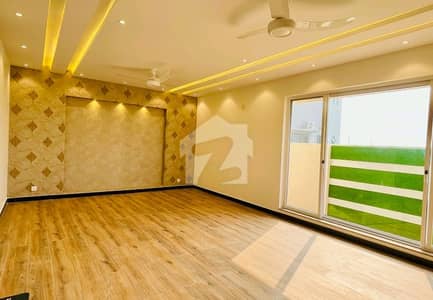 Prime Location In Divine Gardens 10 Marla House For sale