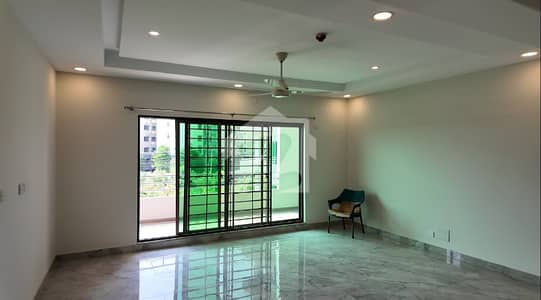 Prime Location 14 Marla Flat For Rent In Rs. 190000 Only