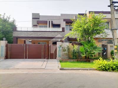 Main Double Road House For Sale In Beautiful Valencia - Block M
