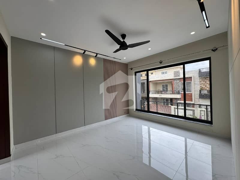 Reserve A Centrally Located Upper Portion In G-11 Reserve A Centrally Located Upper Portion In G-11