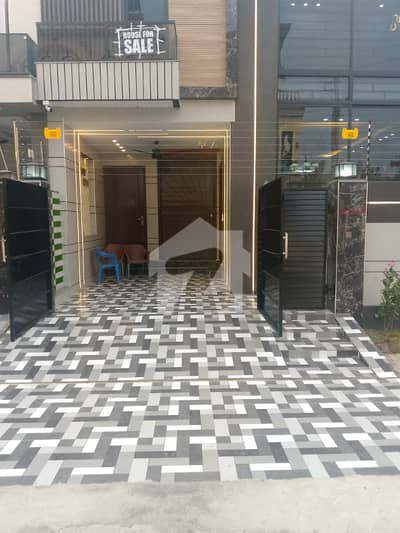 ULTRA MODERN BRAND NEW 5 MARLA HOUSE FOR SALE IN CENTRAL PARK HOUSING SCHEME