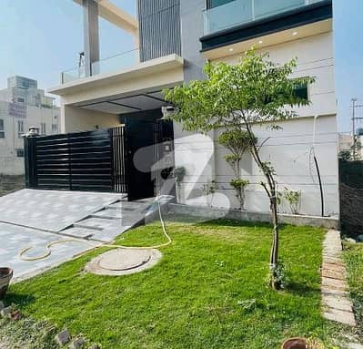 ایل ڈی اے ایوینیو ۔ بلاک جے ایل ڈی اے ایوینیو,لاہور میں 6 کمروں کا 10 مرلہ مکان 3.35 کروڑ میں برائے فروخت۔ ایل ڈی اے ایوینیو ۔ بلاک جے ایل ڈی اے ایوینیو,لاہور میں 6 کمروں کا 10 مرلہ مکان 3.35 کروڑ میں برائے فروخت۔